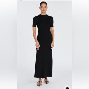 NWT Dissh Donna sleeved midi dress